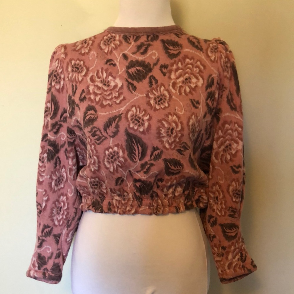 Free People (XS) pleated open back with a tie, pink crop top UEC